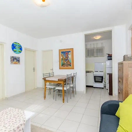 Semesterbostad House Bojan *