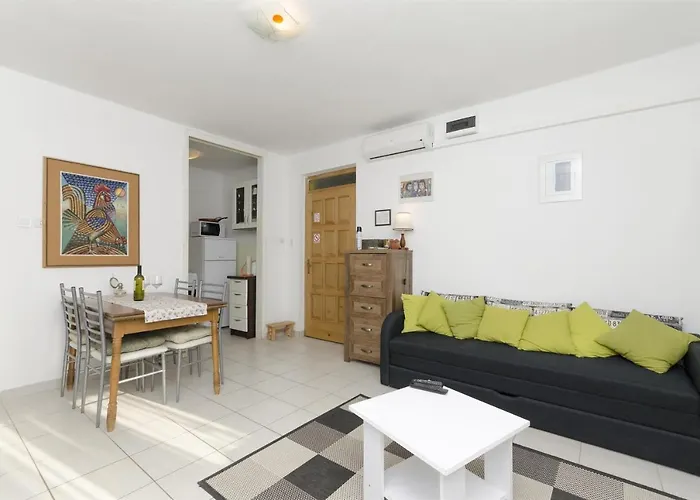 House Bojan Semesterbostad