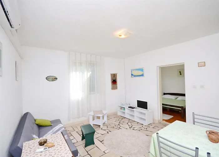 Semesterbostad House Bojan