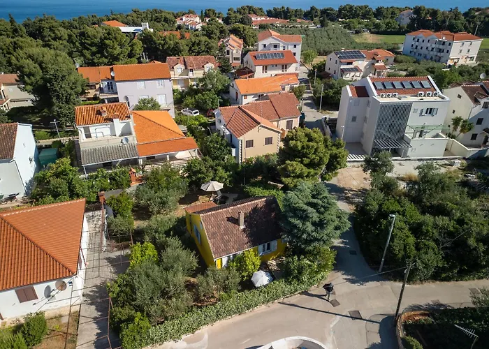 Semesterbostad House Bojan