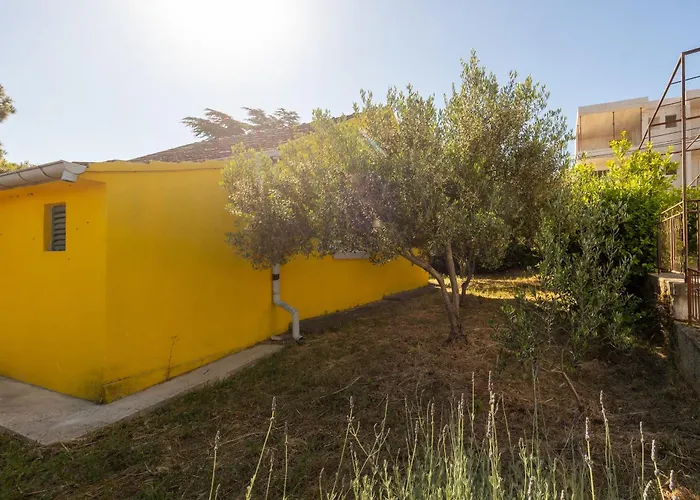 House Bojan Semesterbostad